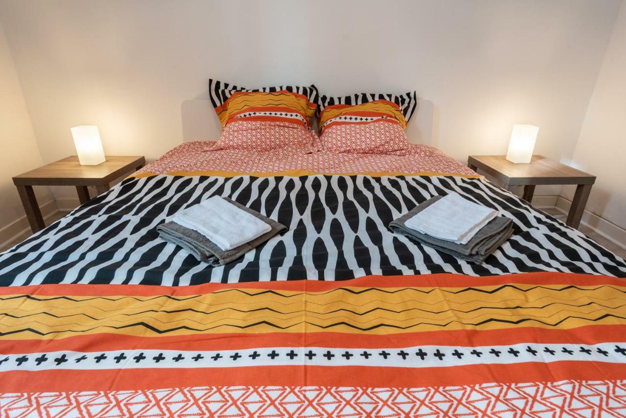 Appartement Coeur De Ville - Wifi - Lave-Seche Linge Pau Bagian luar foto