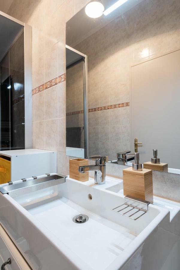 Appartement Coeur De Ville - Wifi - Lave-Seche Linge Pau Bagian luar foto