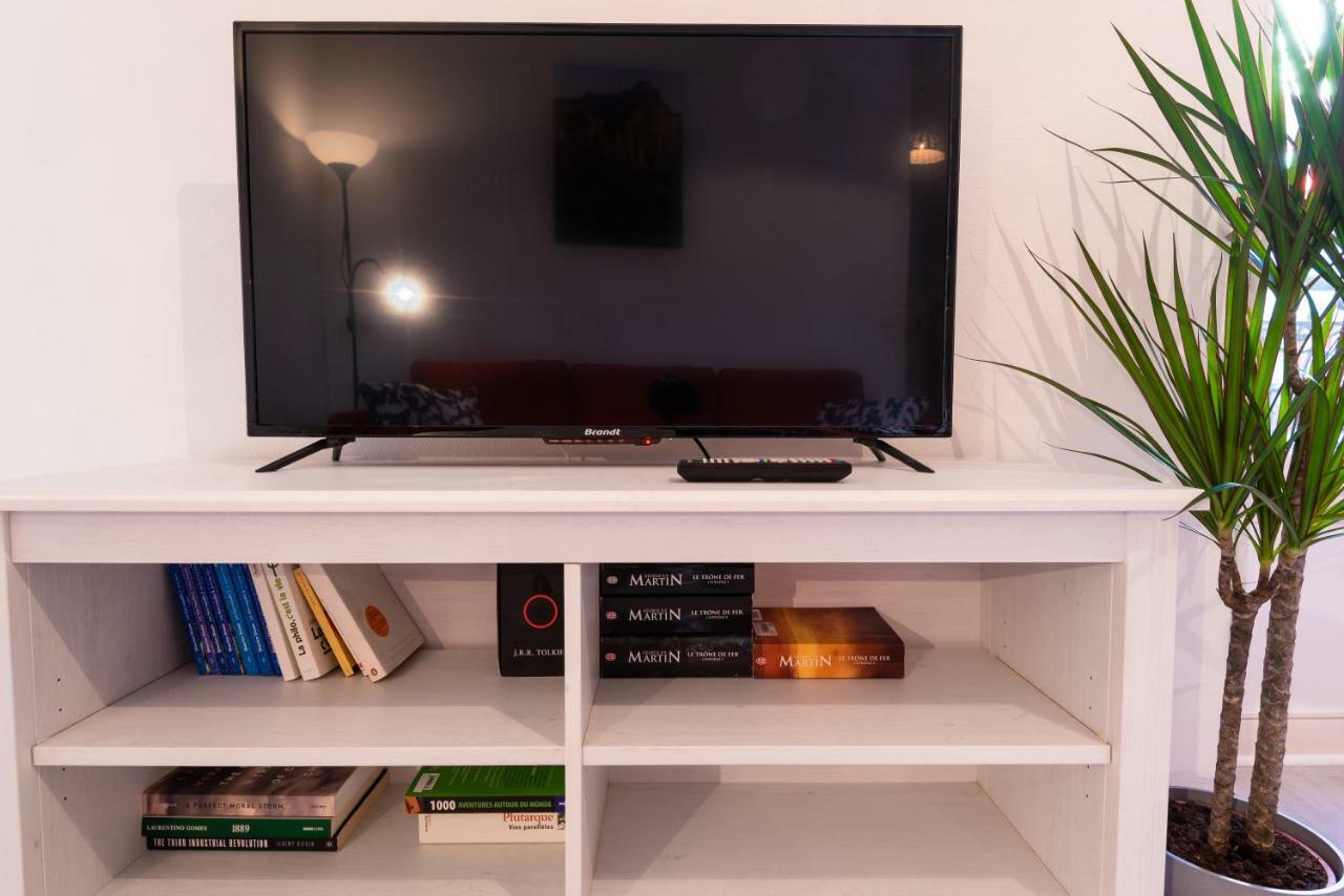 Appartement Coeur De Ville - Wifi - Lave-Seche Linge Pau Bagian luar foto