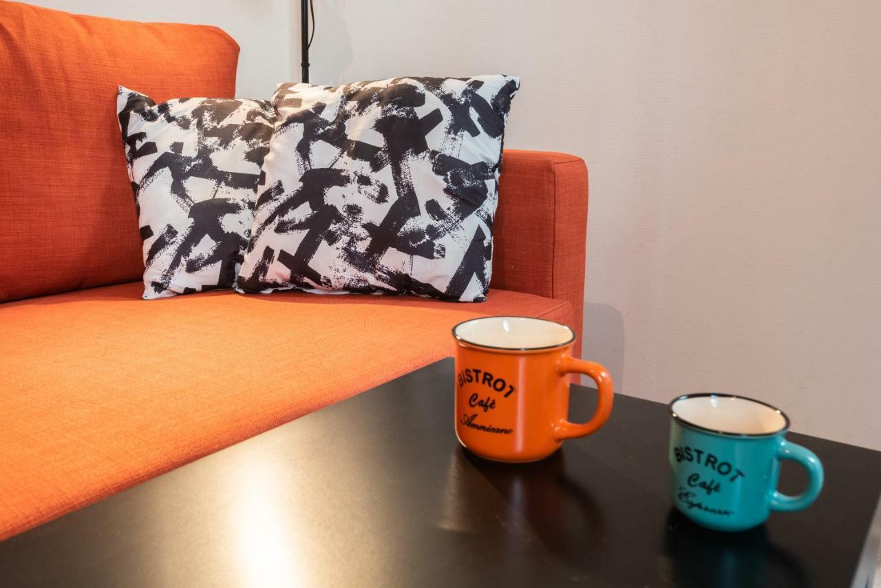 Appartement Coeur De Ville - Wifi - Lave-Seche Linge Pau Bagian luar foto